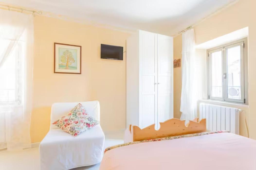 B&B La Finestra Sul Campanile 몬테코사로 외부 사진